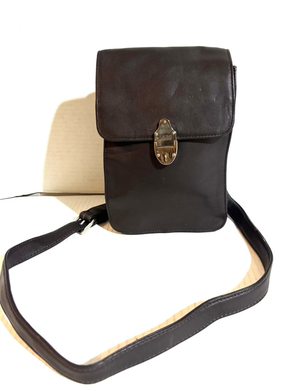 Enzo Angiolini vintage unisex Black Leather Crossbody with Front Lock - Picture 3 of 8